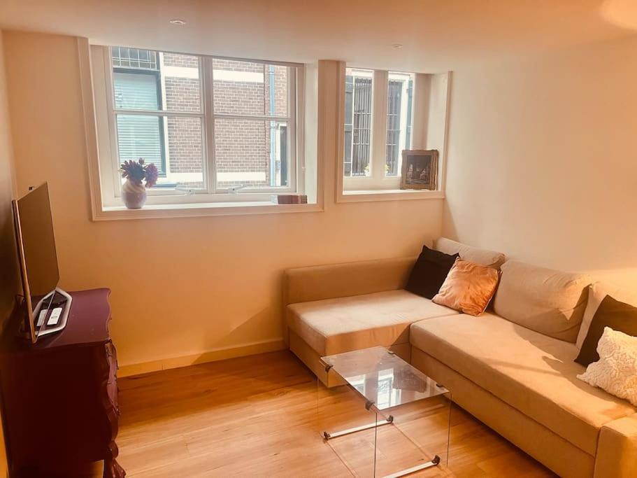 Historisch Grachtenpand In Centrum Apartment