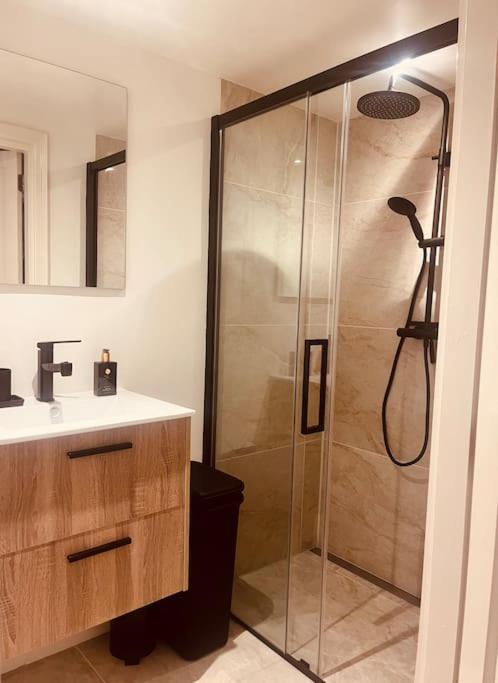 Apartamento Historisch Grachtenpand In Centrum